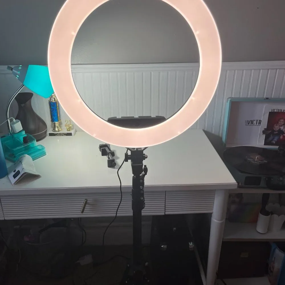 Esker Ring Light